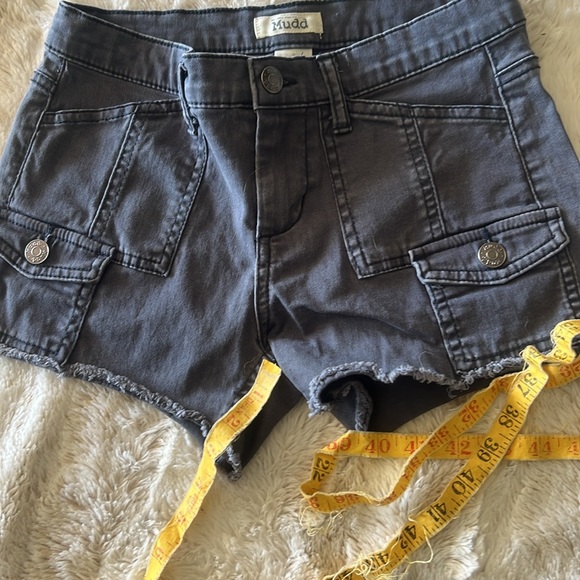 Shorts - Picture 4 of 4